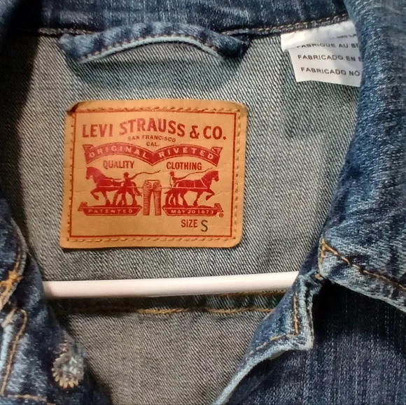 Levi's Jean Jacket Women's Small Coastal Cowgirl Trucker Denim - Picture 2 of 6
